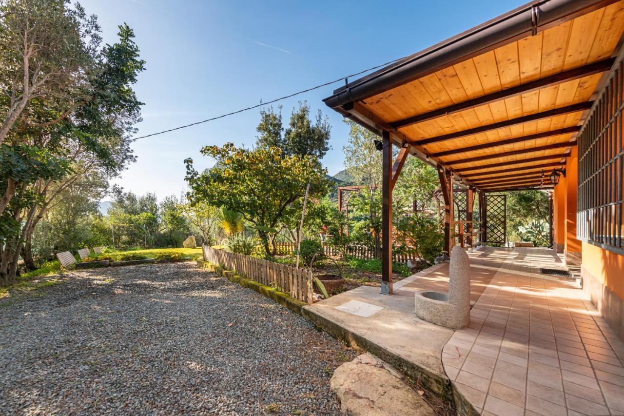 Villa Sureu Solanas  Exterior photo